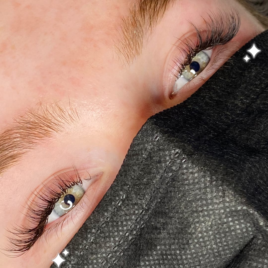 Looking for a New Lash Artist